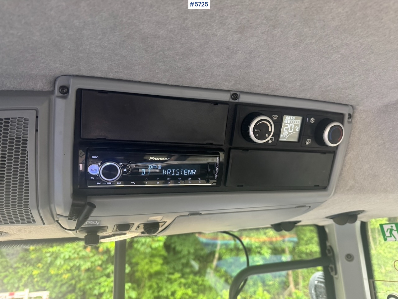 Farm tractor 2022 Valtra N175 4x4 w/ Front loader, Hydraulics, Bucket and Pallet forks. Overhauled.: picture 11