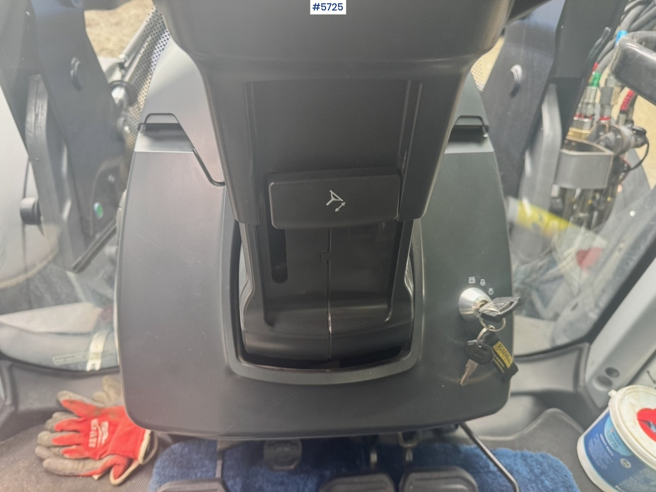 Farm tractor 2022 Valtra N175 4x4 w/ Front loader, Hydraulics, Bucket and Pallet forks. Overhauled.: picture 14