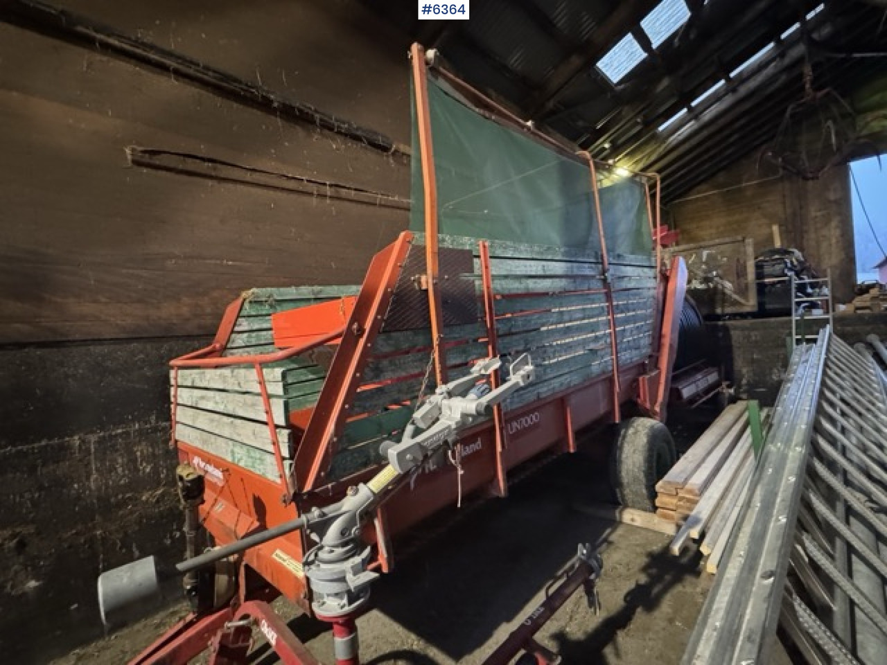 Approx. 1990 Kverneland UN7000 unloading wagon - Hay and forage equipment: picture 1 Approx. 1990 Kverneland UN7000 unloading wagon - Hay and forage equipment: picture 1