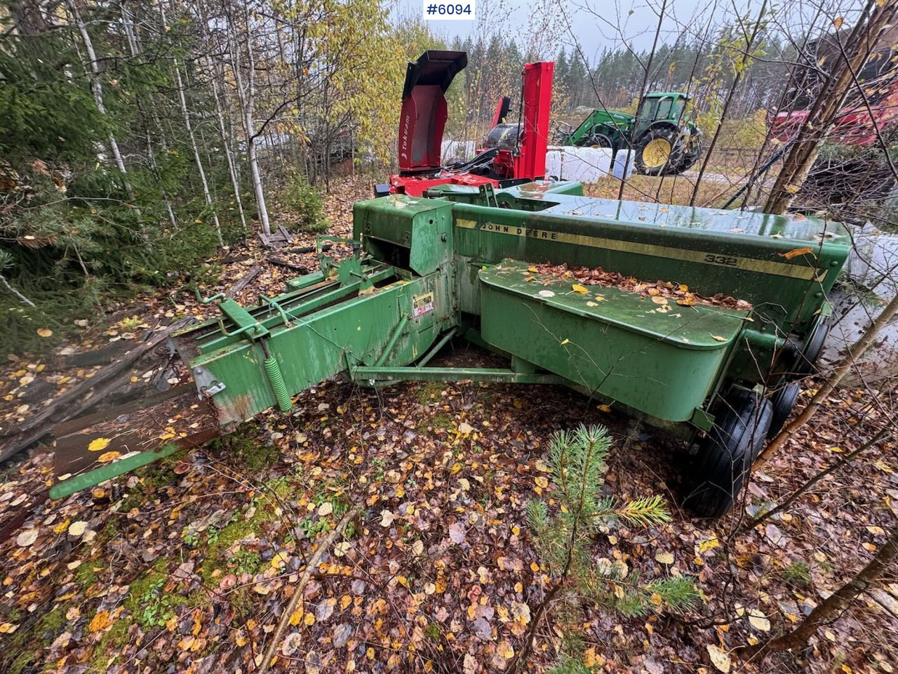 John Deere 332 - Hay and forage equipment: picture 1 John Deere 332 - Hay and forage equipment: picture 1