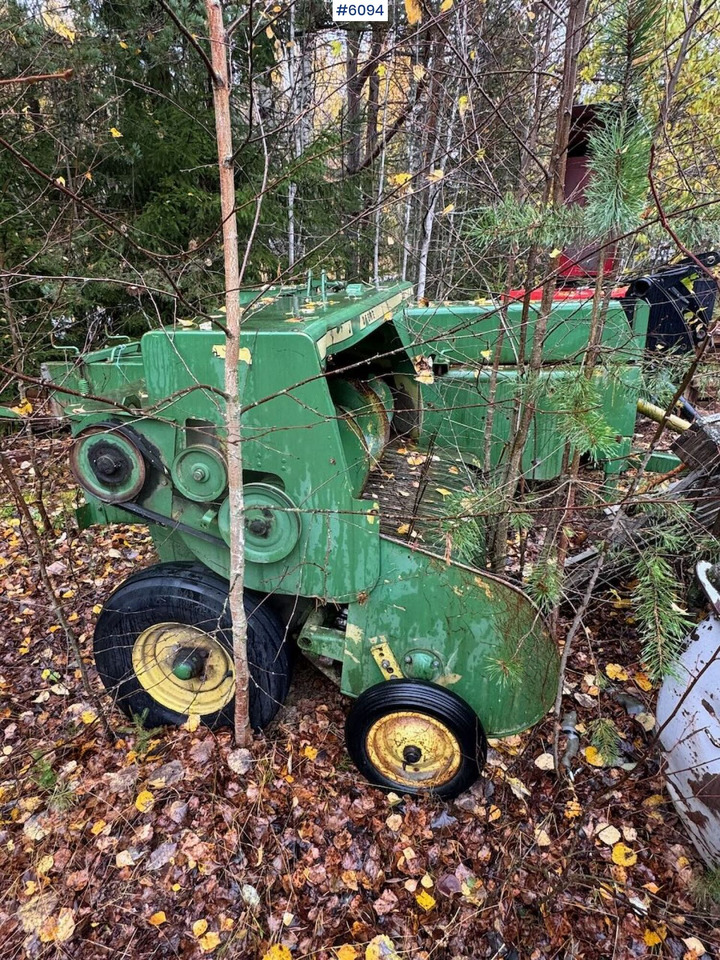 John Deere 332 - Hay and forage equipment: picture 4 John Deere 332 - Hay and forage equipment: picture 4
