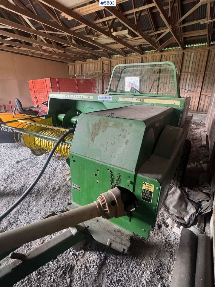 John Deere 342 - Hay and forage equipment: picture 4 John Deere 342 - Hay and forage equipment: picture 4