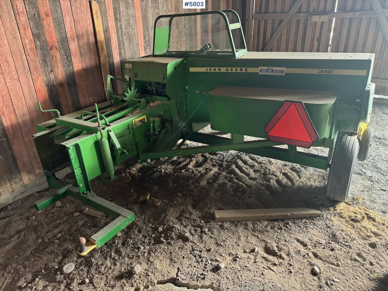 John Deere 342 - Hay and forage equipment: picture 5 John Deere 342 - Hay and forage equipment: picture 5