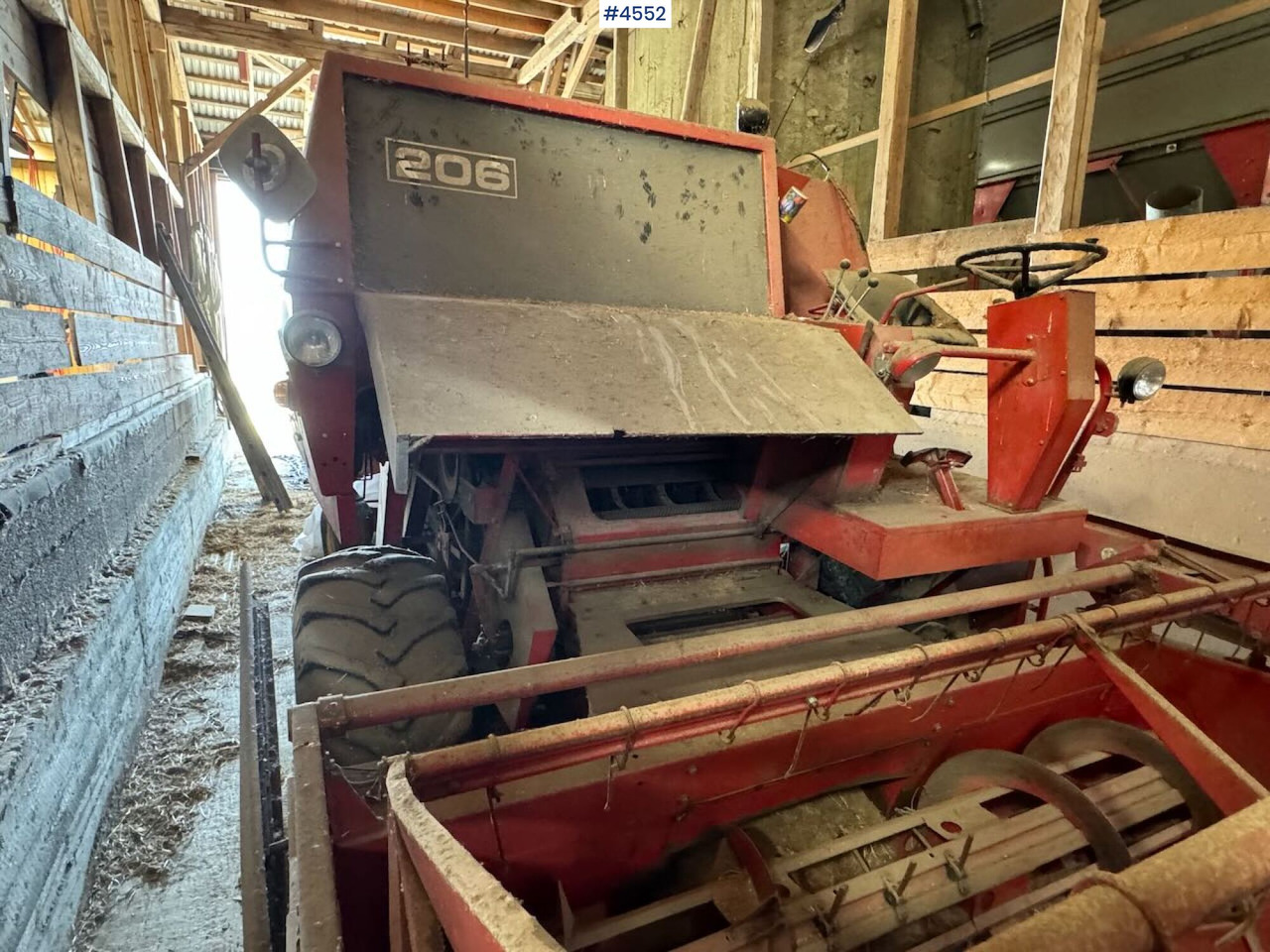 Massey Ferguson 206 thresher - Combine harvester: picture 3 Massey Ferguson 206 thresher - Combine harvester: picture 3