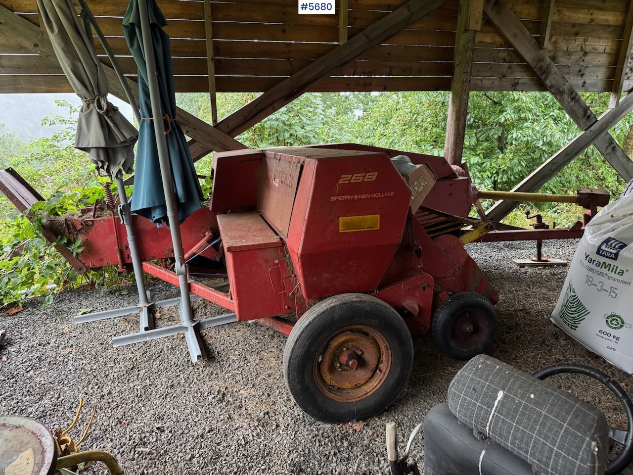 New Holland 268 Square Baler - Hay and forage equipment: picture 4 New Holland 268 Square Baler - Hay and forage equipment: picture 4