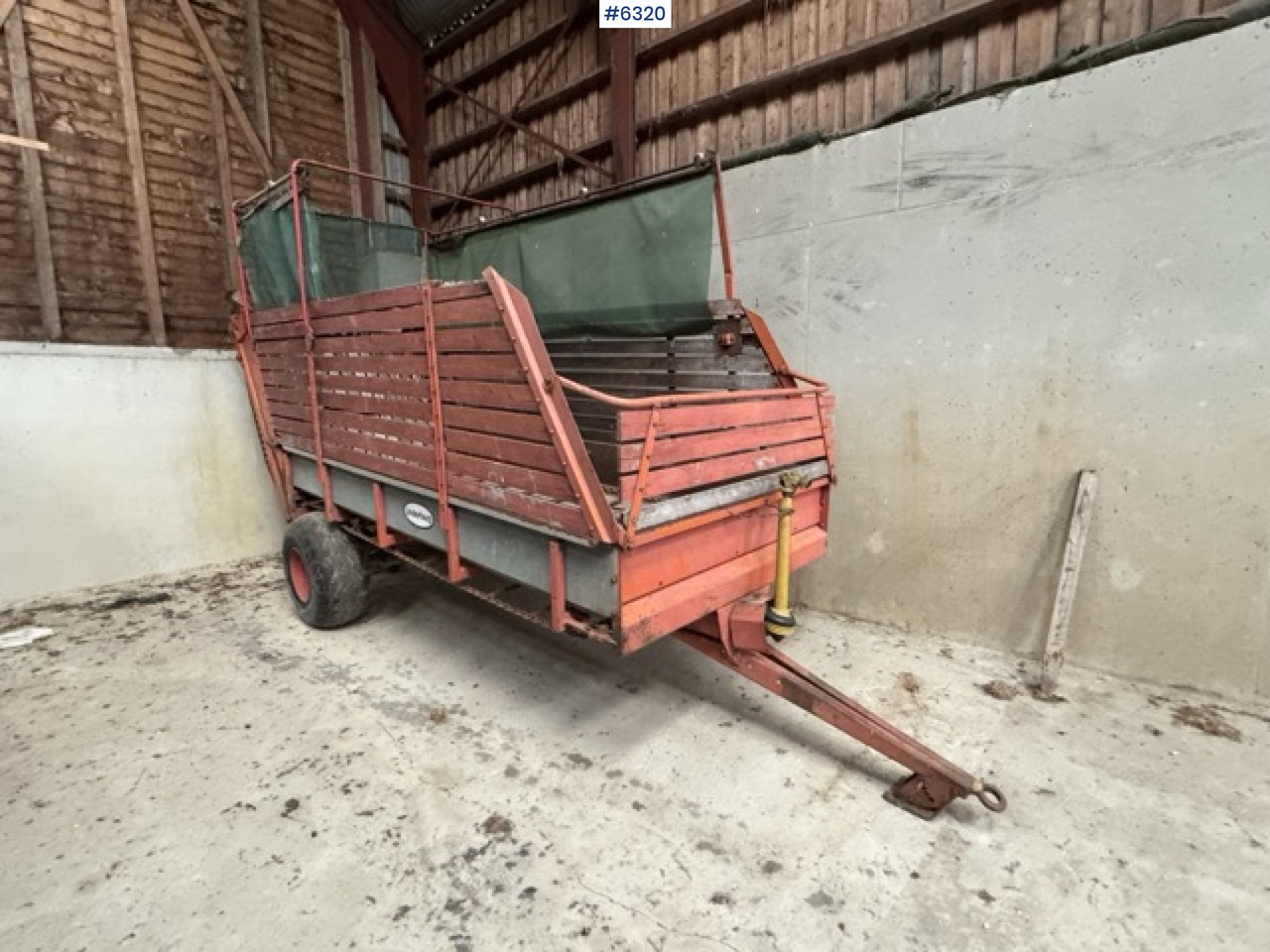 Underhaug 370 unloading wagon with discharge roller - Hay and forage equipment: picture 3 Underhaug 370 unloading wagon with discharge roller - Hay and forage equipment: picture 3