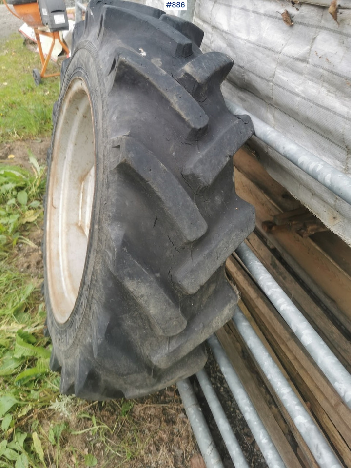 Wheel set on Deutz-Fahr 3.60 - Wheel and tire package for Agricultural machinery: picture 4 Wheel set on Deutz-Fahr 3.60 - Wheel and tire package for Agricultural machinery: picture 4
