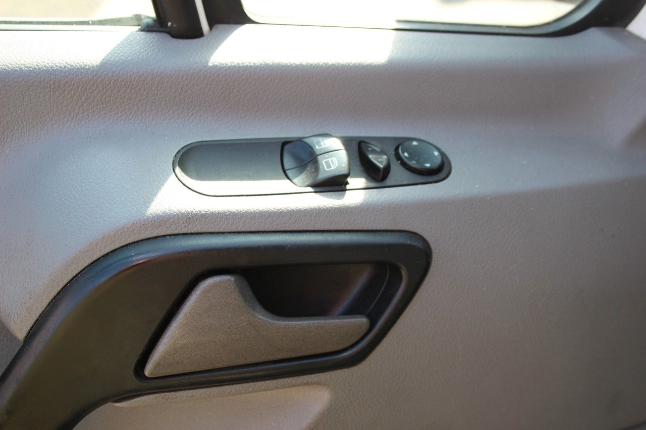 Volkswagen Crafter KÜHLUNG 35 L2H2 - Passenger van: picture 5 Volkswagen Crafter KÜHLUNG 35 L2H2 - Passenger van: picture 5