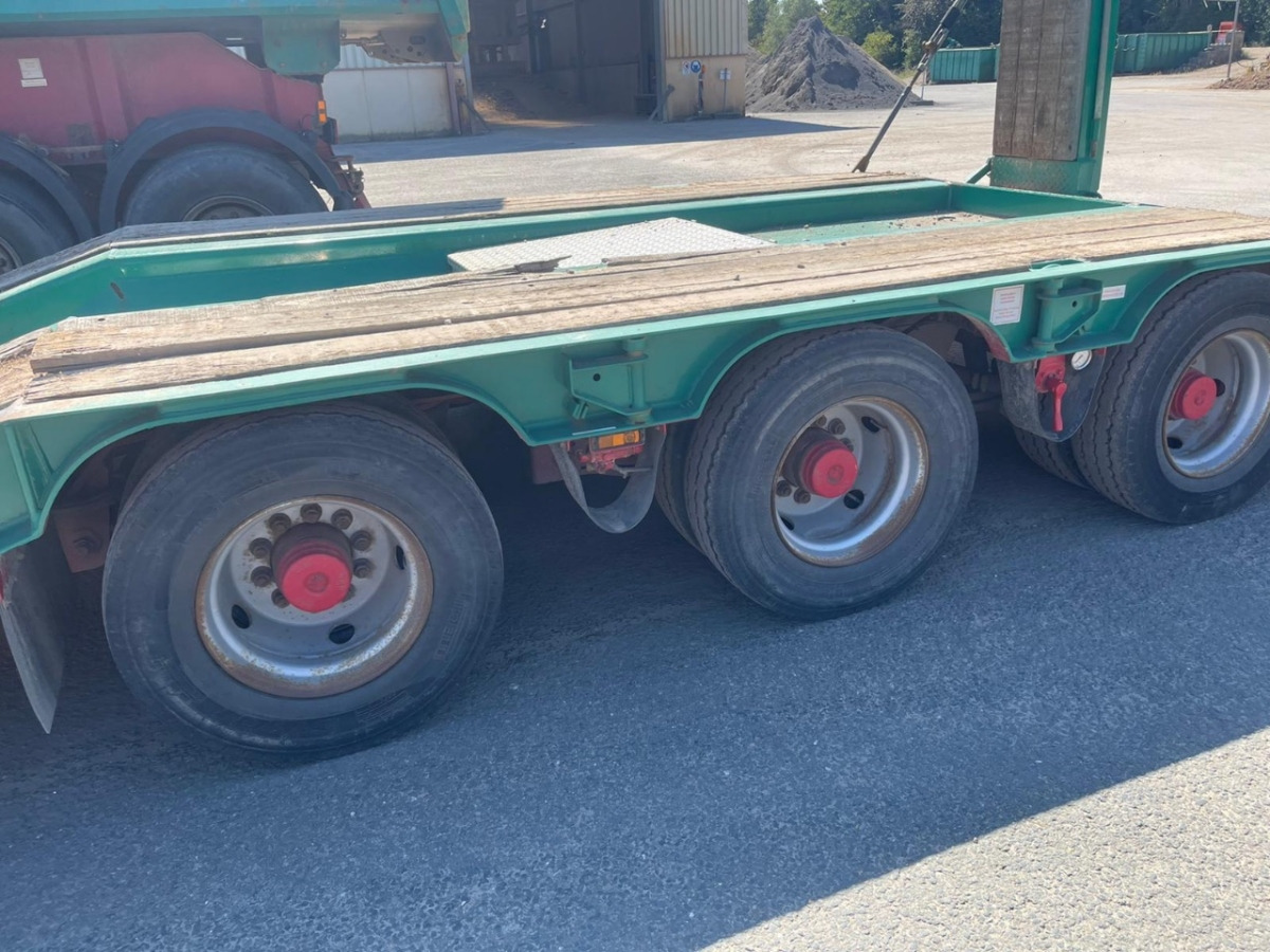 Langendorf Satbue 30/36 - Low loader semi-trailer: picture 1 Langendorf Satbue 30/36 - Low loader semi-trailer: picture 1