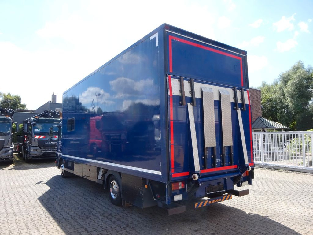 MAN 8.220 Koffer mit LBW als Wohnmobil ausgebaut 4x2 - Box truck: picture 4 MAN 8.220 Koffer mit LBW als Wohnmobil ausgebaut 4x2 - Box truck: picture 4