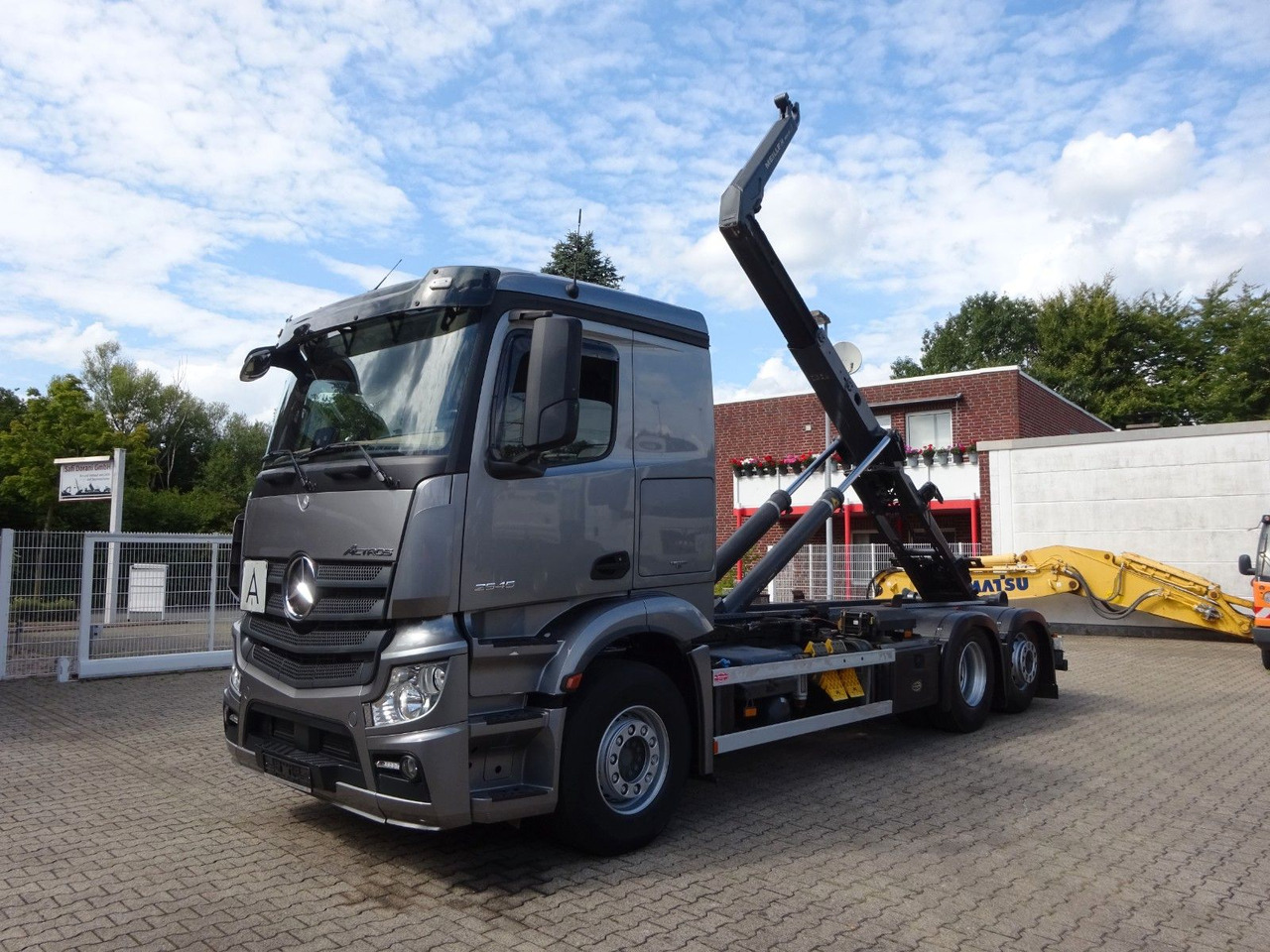 Hook lift truck Mercedes-Benz 2545 Actros MEILLER Abroller +Lift-Lenkachse: picture 1