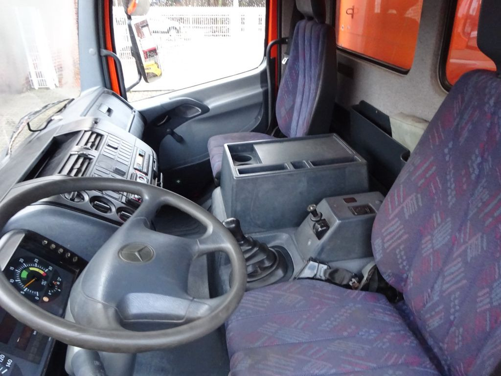 Interior photo 1: Flatbed van Mercedes-Benz 818 Atego Pritsche 4x2 Mercedes-Benz 818 Atego Pritsche 4x2 Interior photo 1: Flatbed van Mercedes-Benz 818 Atego Pritsche 4x2 Mercedes-Benz 818 Atego Pritsche 4x2