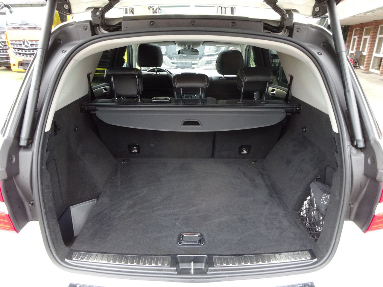 SUV Mercedes-Benz ML 350 CDI BlueTec Mercedes-Benz ML 350 CDI BlueTec. AMG Paket: picture 11 SUV Mercedes-Benz ML 350 CDI BlueTec Mercedes-Benz ML 350 CDI BlueTec. AMG Paket: picture 11