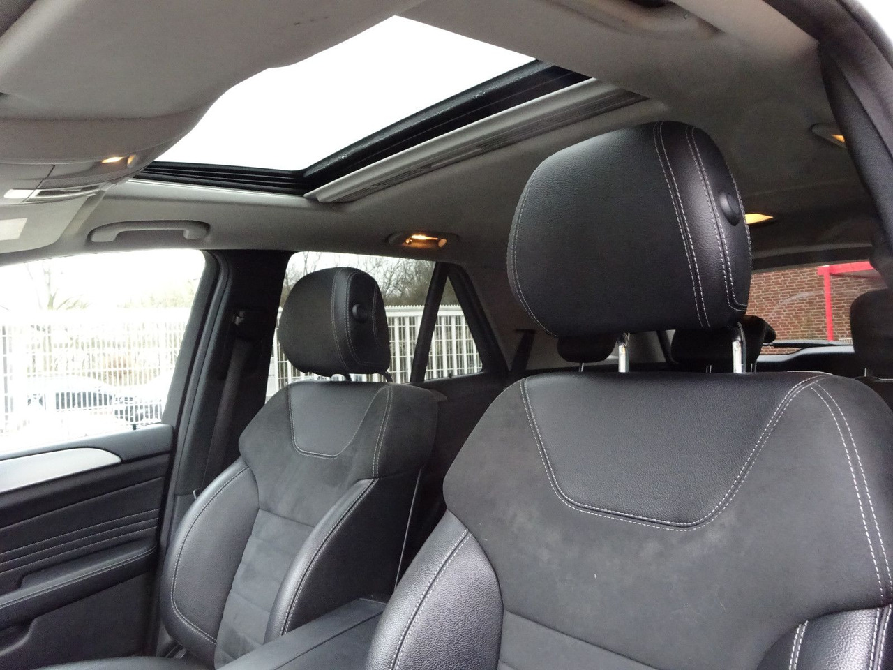 SUV Mercedes-Benz ML 350 CDI BlueTec Mercedes-Benz ML 350 CDI BlueTec. AMG Paket: picture 9 SUV Mercedes-Benz ML 350 CDI BlueTec Mercedes-Benz ML 350 CDI BlueTec. AMG Paket: picture 9