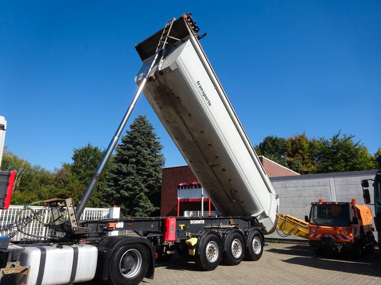 Schmitz Cargobull Kippauflieger mit 3 Achsen  ca. 24 m³ 5x Bestand - Tipper semi-trailer: picture 2 Schmitz Cargobull Kippauflieger mit 3 Achsen  ca. 24 m³ 5x Bestand - Tipper semi-trailer: picture 2