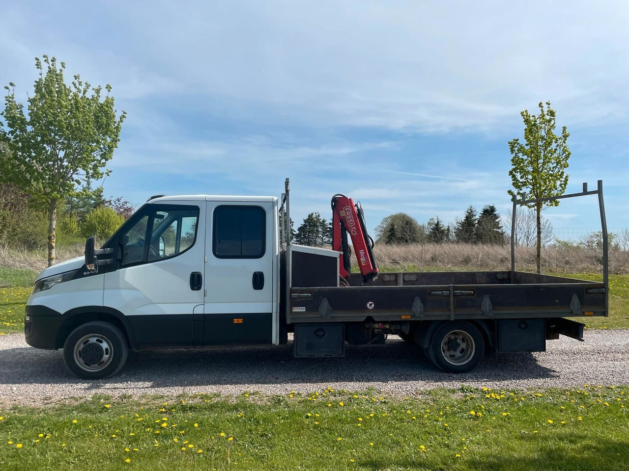 Iveco Daily 3.0 Fahrgestell Doppelkabine 50 C *Crane* - Flatbed van, Combi van: picture 1 Iveco Daily 3.0 Fahrgestell Doppelkabine 50 C *Crane* - Flatbed van, Combi van: picture 1