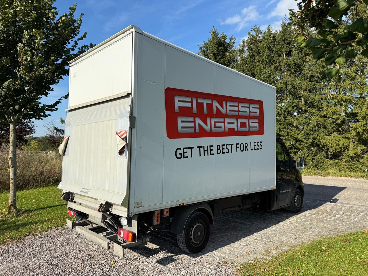 Renault Master III 2.3dCi box L:4,2 m x H:2,5m x B:2,2m - Flatbed van: picture 4 Renault Master III 2.3dCi box L:4,2 m x H:2,5m x B:2,2m - Flatbed van: picture 4