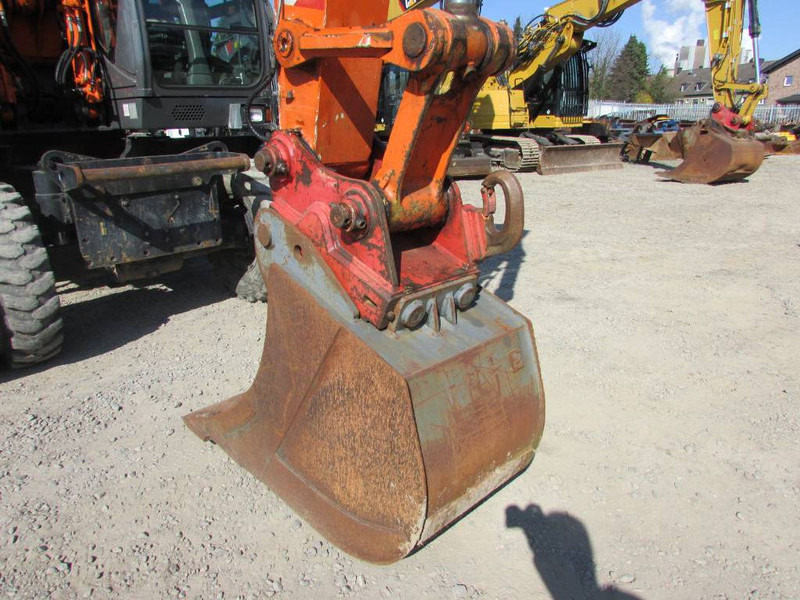 Hitachi ZX 140 W-3 Mobilbagger 48.000 EUR / Klima - Wheel excavator: picture 4 Hitachi ZX 140 W-3 Mobilbagger 48.000 EUR / Klima - Wheel excavator: picture 4