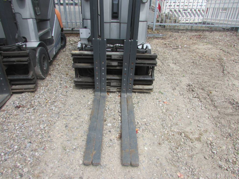 Still RX 70-30 H Hybrid / Diesel Stapler 9.500 EUR - Diesel forklift: picture 3 Still RX 70-30 H Hybrid / Diesel Stapler 9.500 EUR - Diesel forklift: picture 3