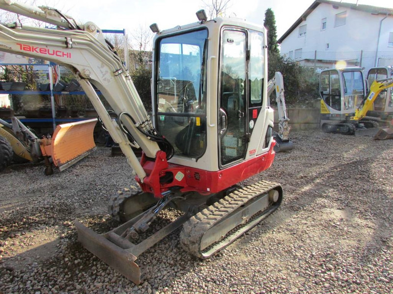 Takeuchi TB 225 V3 Minibagger 30.500 EUR - Mini excavator: picture 2 Takeuchi TB 225 V3 Minibagger 30.500 EUR - Mini excavator: picture 2