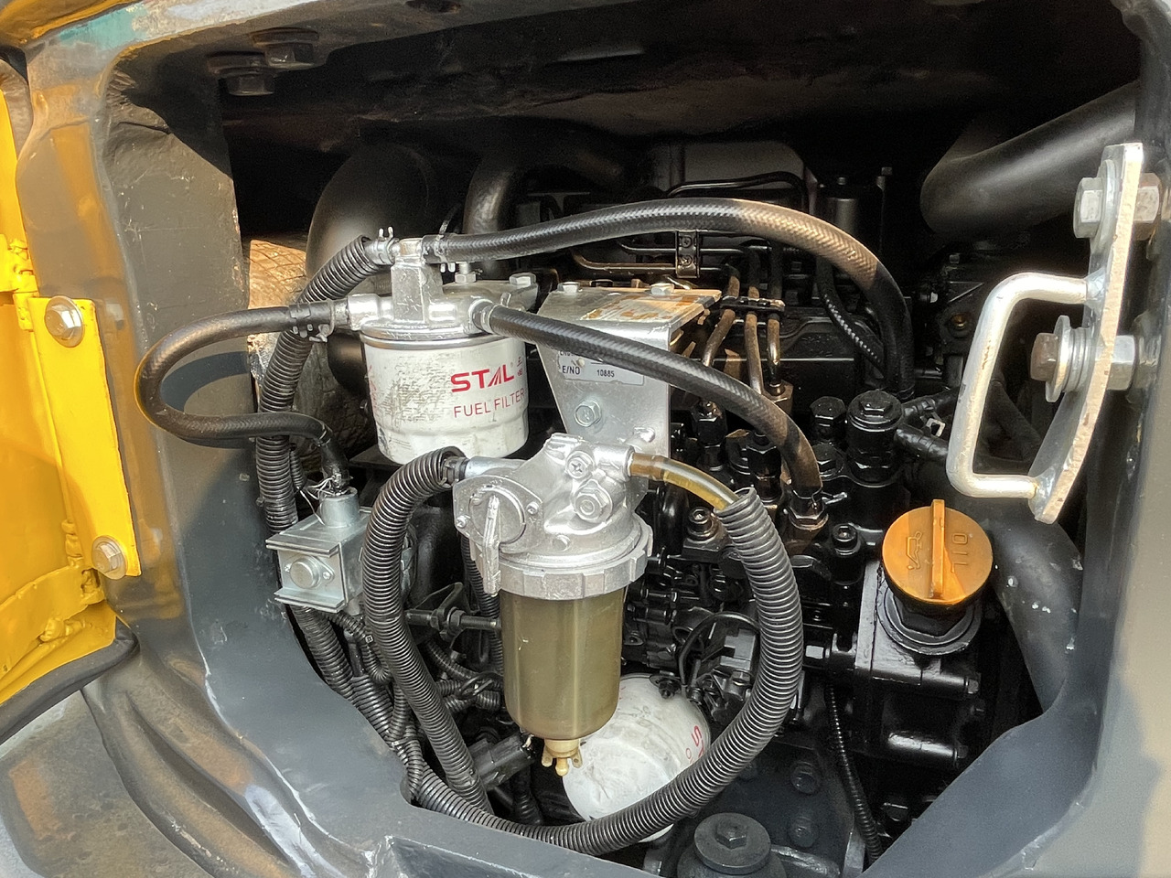 Mini excavator KOMATSU PC30MR-3: picture 7