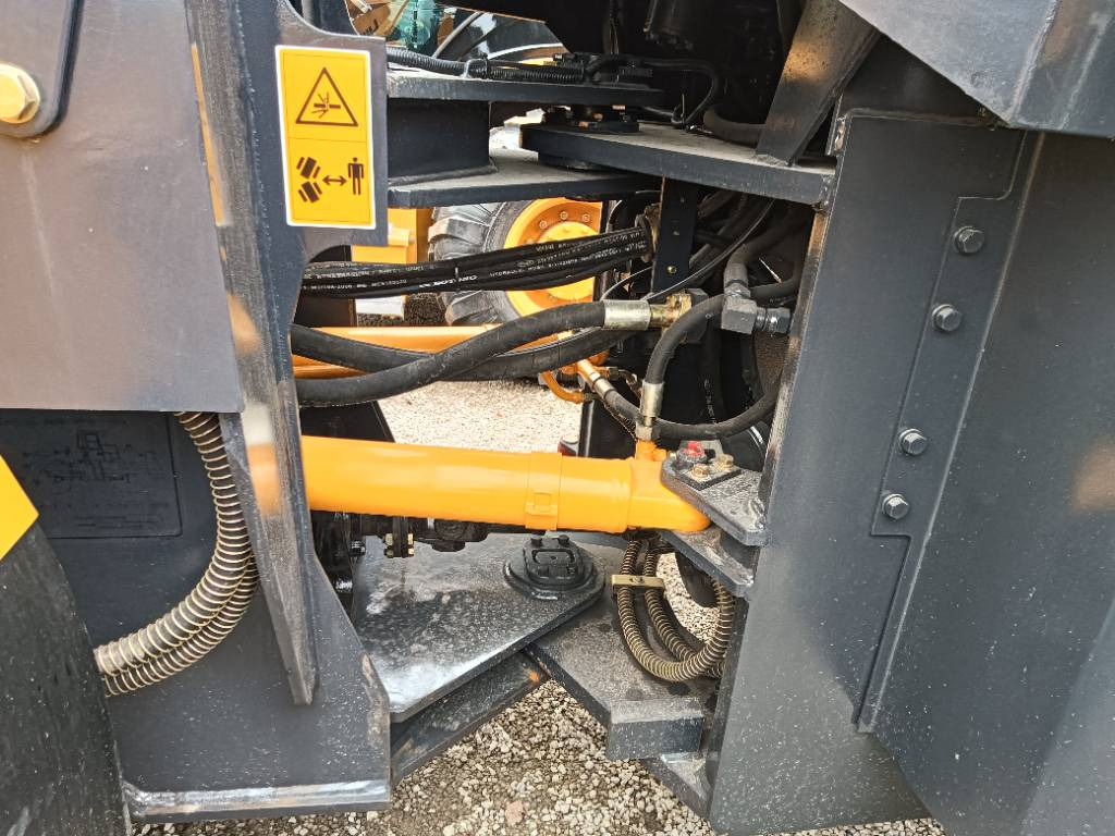 Liugong 835 - Wheel loader: picture 2 Liugong 835 - Wheel loader: picture 2