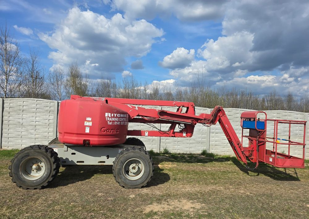 Genie - Articulated boom: picture 2 Genie - Articulated boom: picture 2