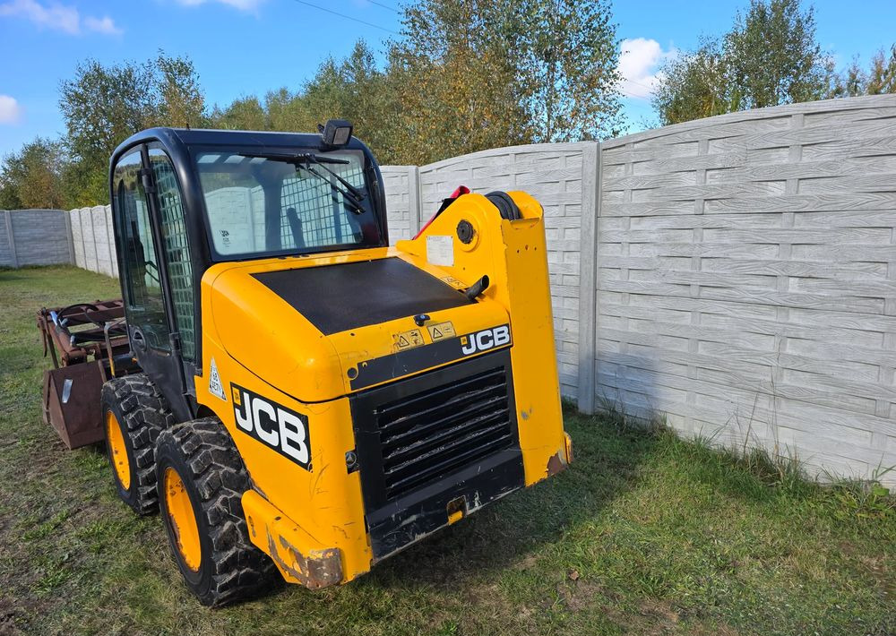 Skid steer loader JCB: picture 6