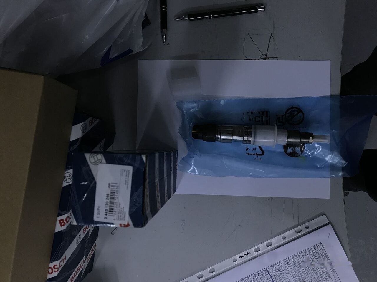 Bosch - Injector for Backhoe loader: picture 2 Bosch - Injector for Backhoe loader: picture 2