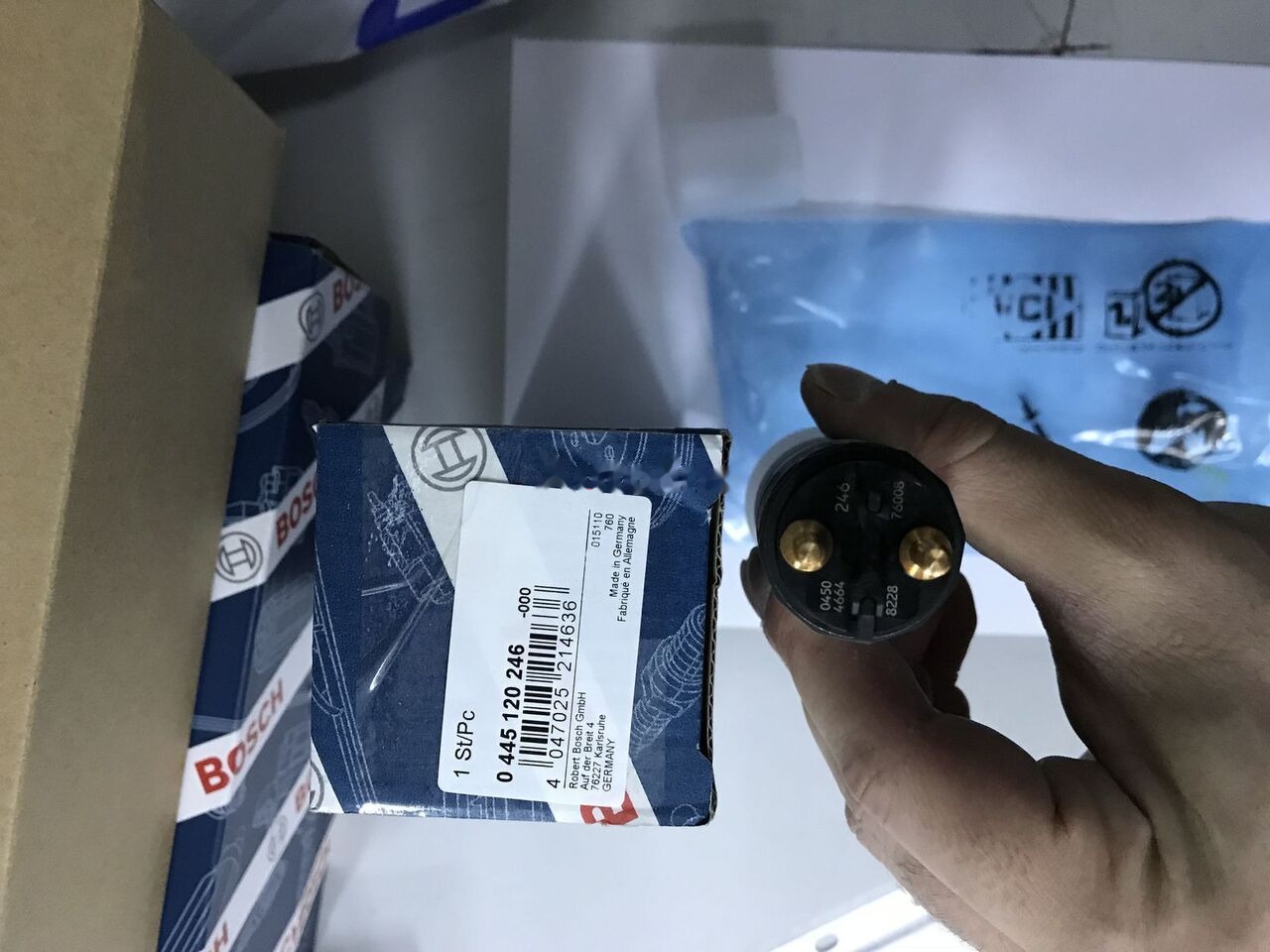 Bosch - Injector for Backhoe loader: picture 3 Bosch - Injector for Backhoe loader: picture 3