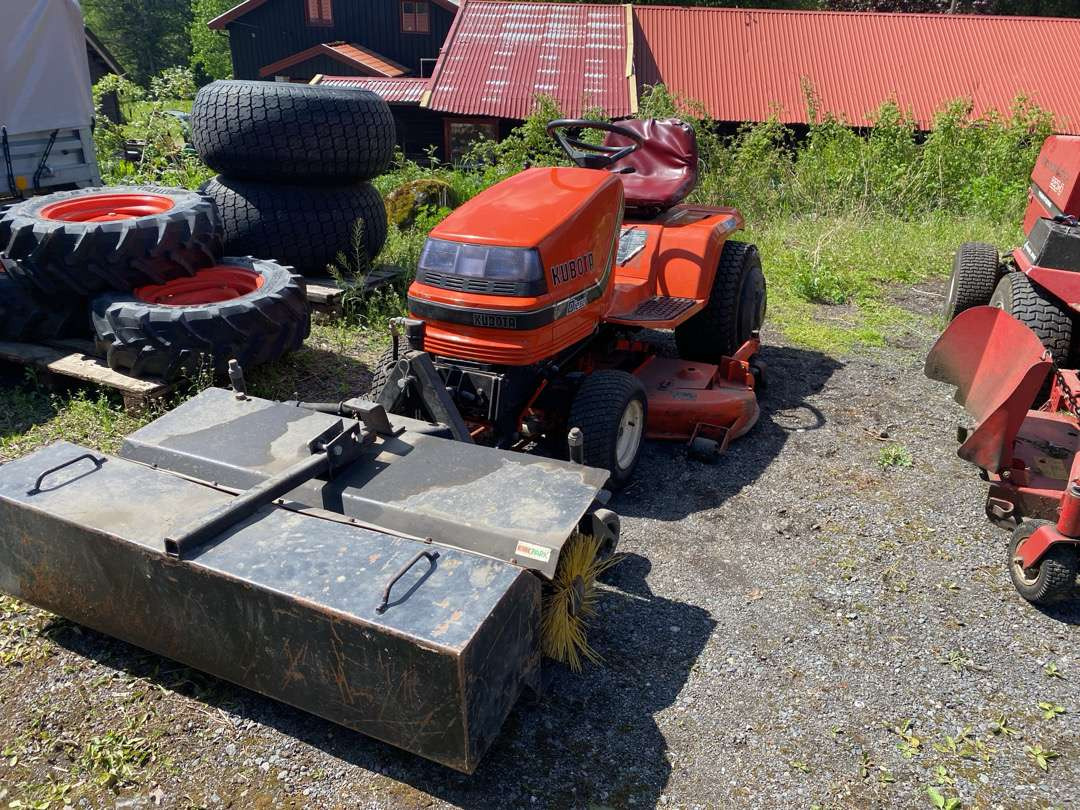 2000 Kubota G1700//Sitteklipper med feier og oppsamler - Garden mower: picture 1 2000 Kubota G1700//Sitteklipper med feier og oppsamler - Garden mower: picture 1