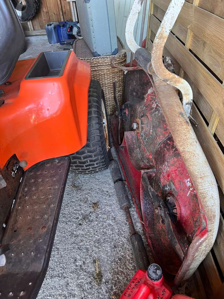 Ariens GT 17 Sitteklipper med kraftuttak (rep.-objekt) - Garden mower: picture 5 Ariens GT 17 Sitteklipper med kraftuttak (rep.-objekt) - Garden mower: picture 5