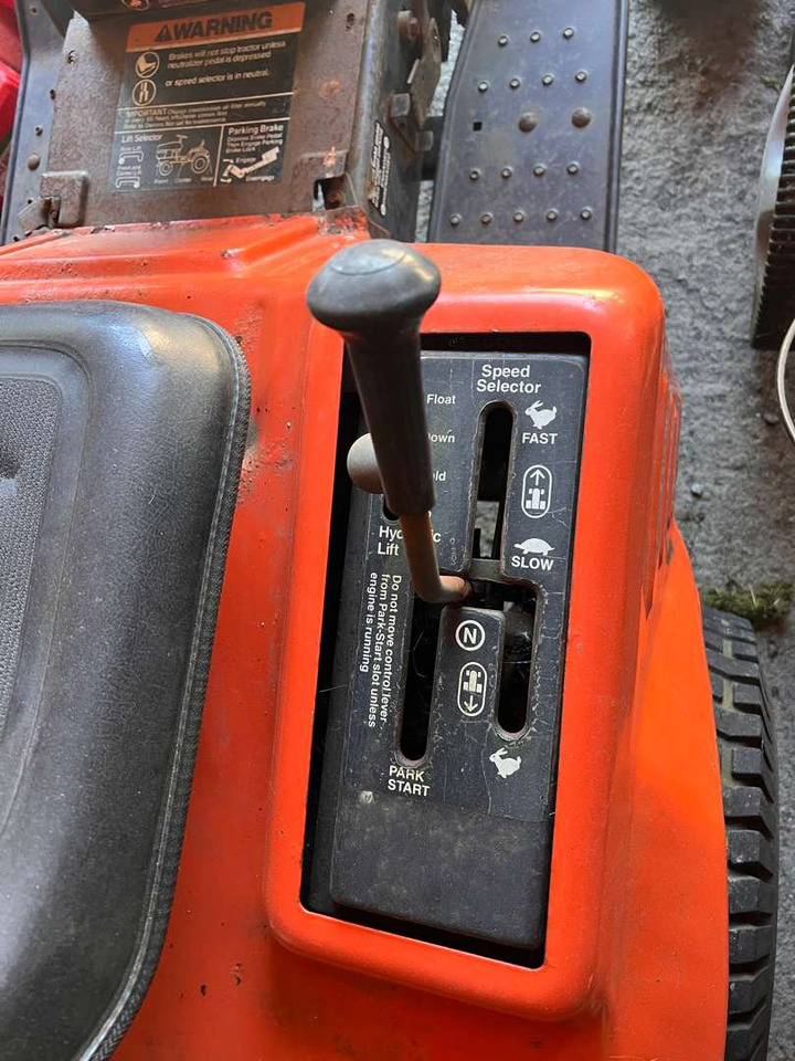 Ariens GT 17 Sitteklipper med kraftuttak (rep.-objekt) - Garden mower: picture 4 Ariens GT 17 Sitteklipper med kraftuttak (rep.-objekt) - Garden mower: picture 4