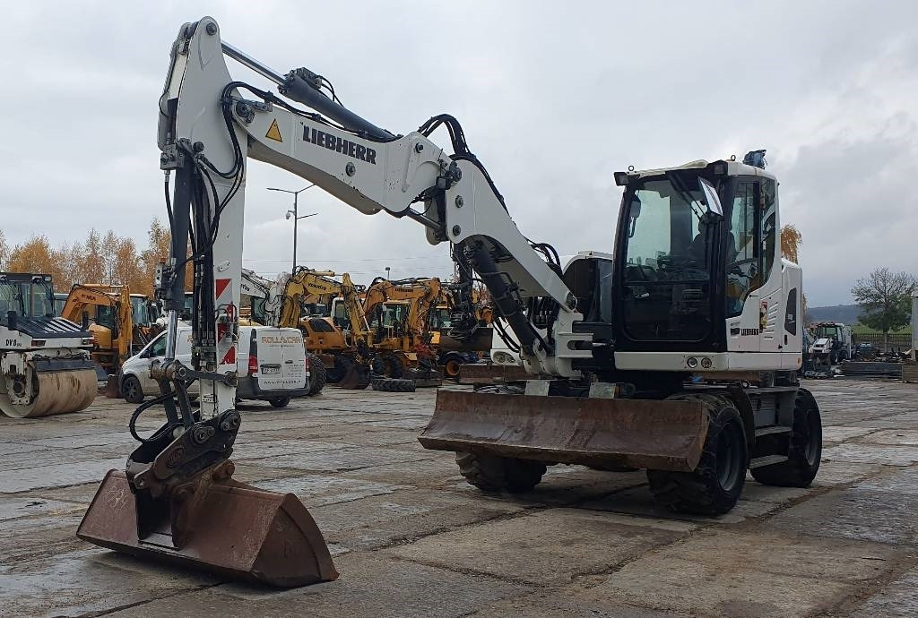Liebherr A 912 Litronic - Wheel excavator: picture 1 Liebherr A 912 Litronic - Wheel excavator: picture 1