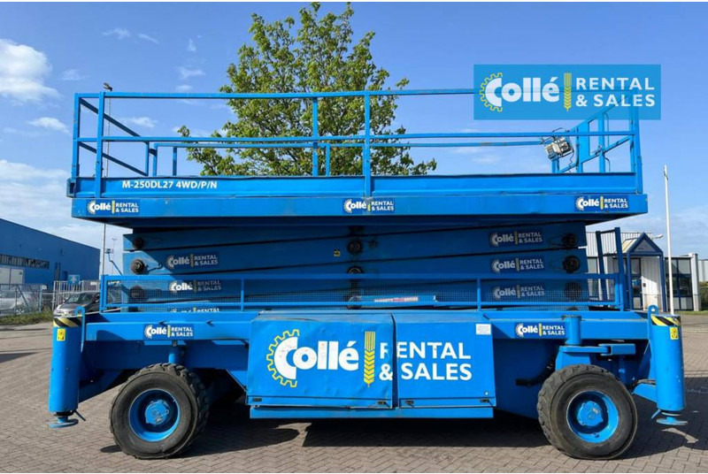 Holland lift M 250 DL 27 | 2003 - Scissor lift: picture 1 Holland lift M 250 DL 27 | 2003 - Scissor lift: picture 1