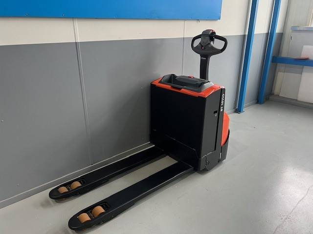 Toyota LWE160 | 2023 - Pallet truck: picture 2 Toyota LWE160 | 2023 - Pallet truck: picture 2