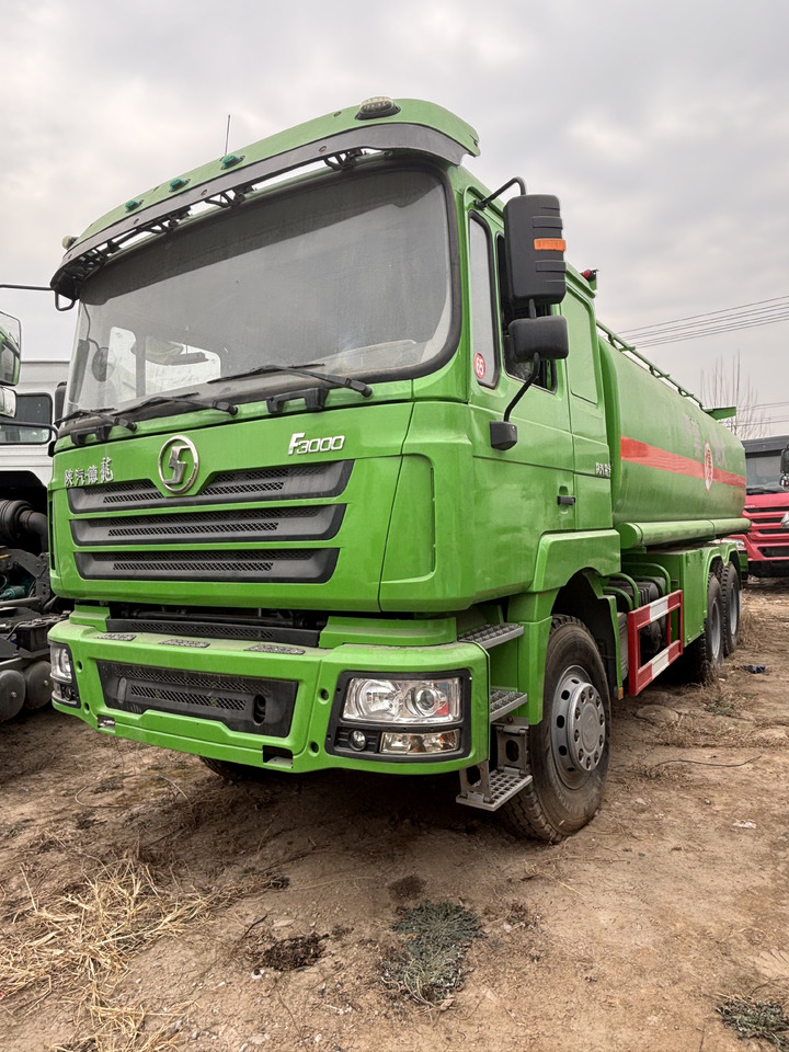 SHACMAN F3000 - Tank truck: picture 1 SHACMAN F3000 - Tank truck: picture 1