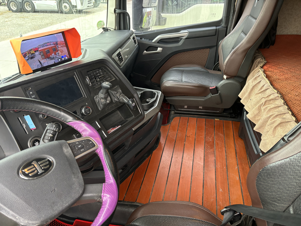 FAW - Tractor unit: picture 5 FAW - Tractor unit: picture 5