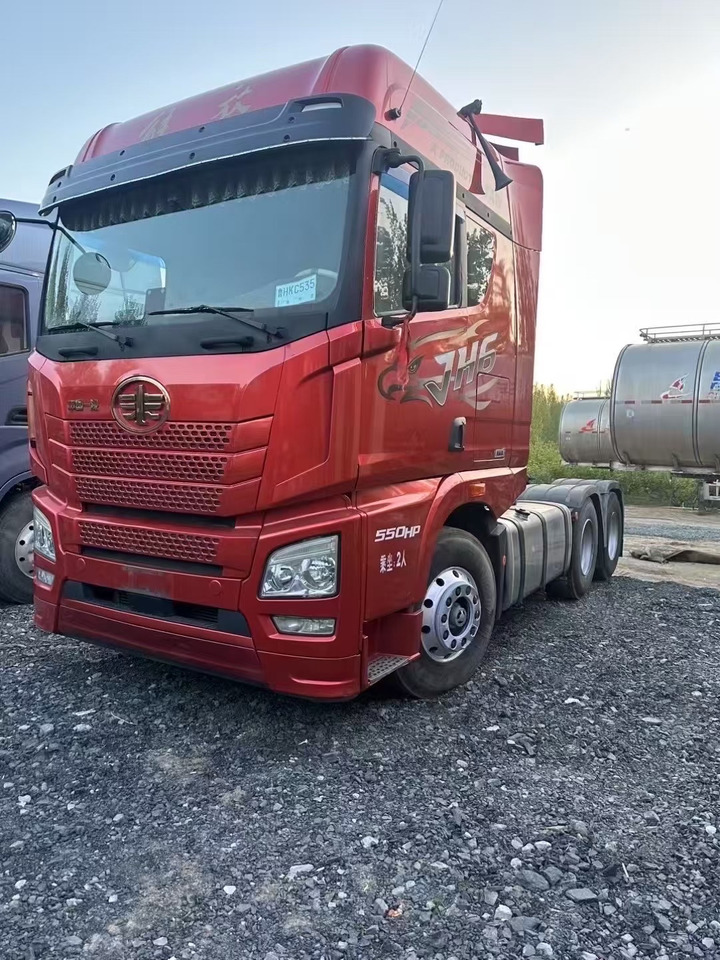 FAW - Tractor unit: picture 2 FAW - Tractor unit: picture 2