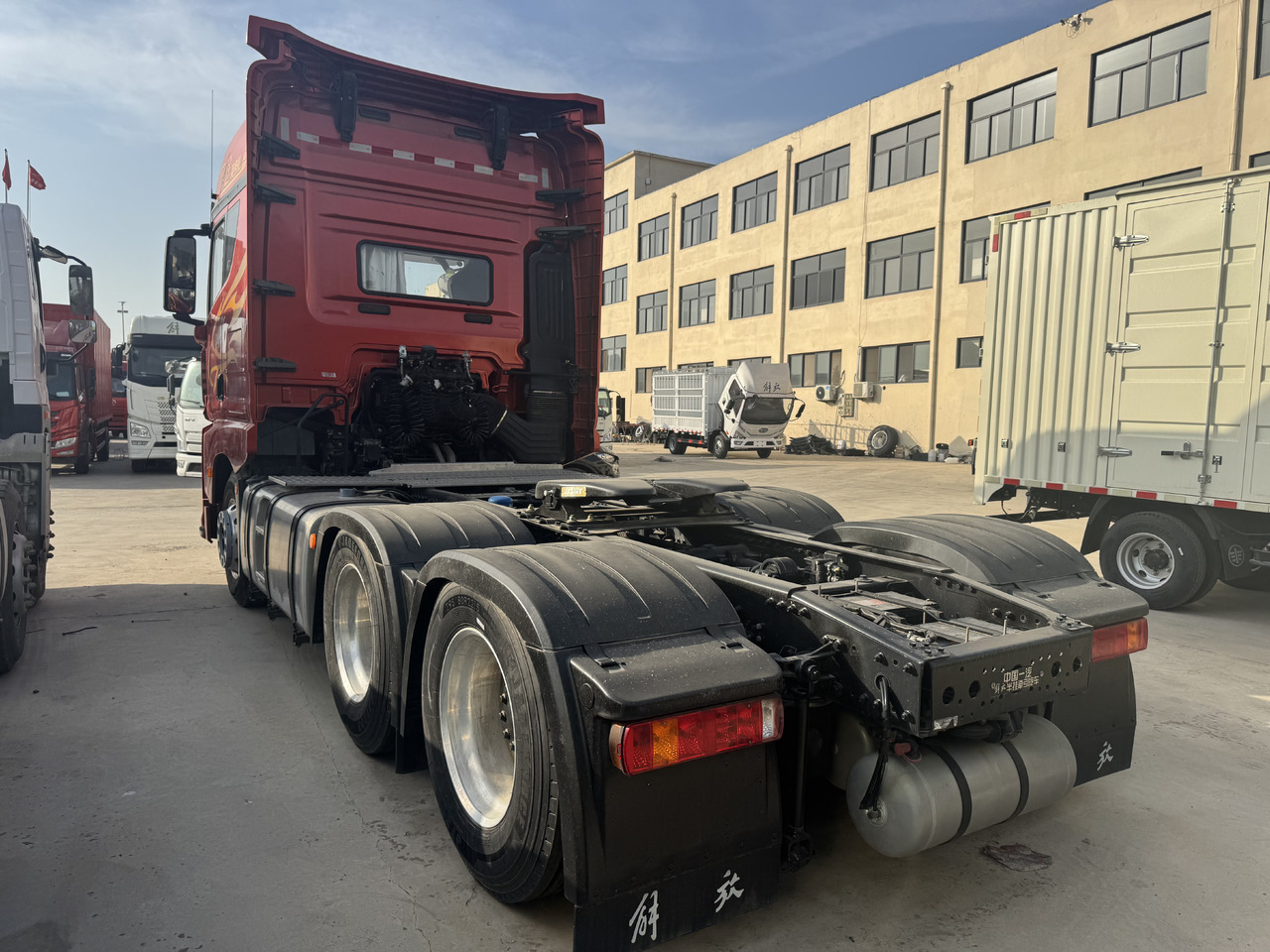 FAW - Tractor unit: picture 3 FAW - Tractor unit: picture 3