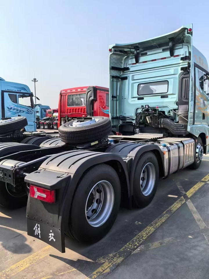 FAW - Tractor unit: picture 5 FAW - Tractor unit: picture 5