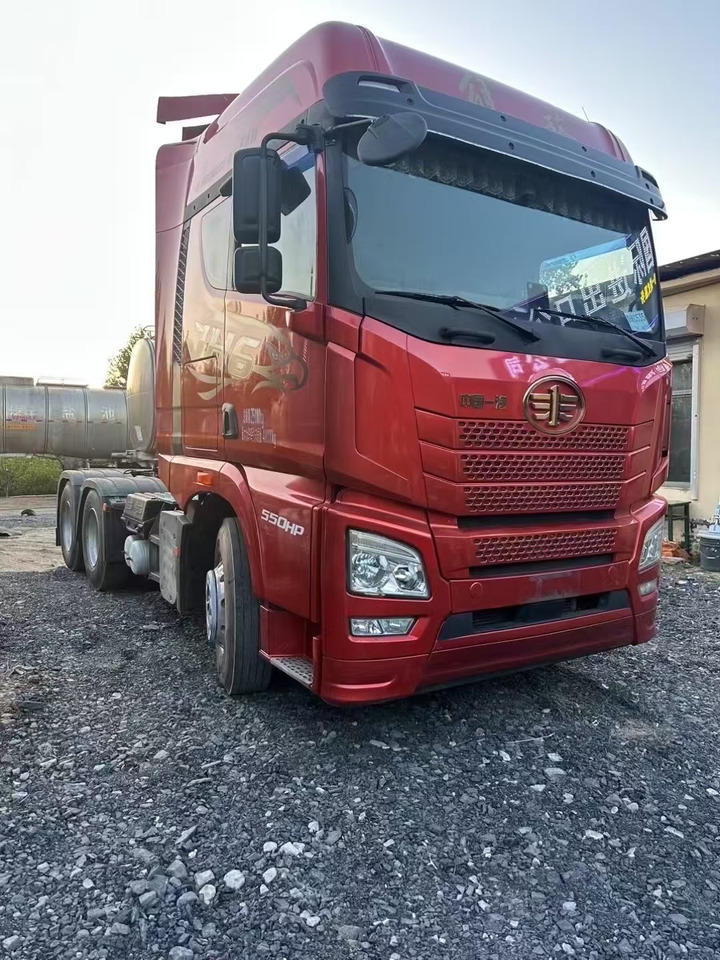 FAW - Tractor unit: picture 1 FAW - Tractor unit: picture 1