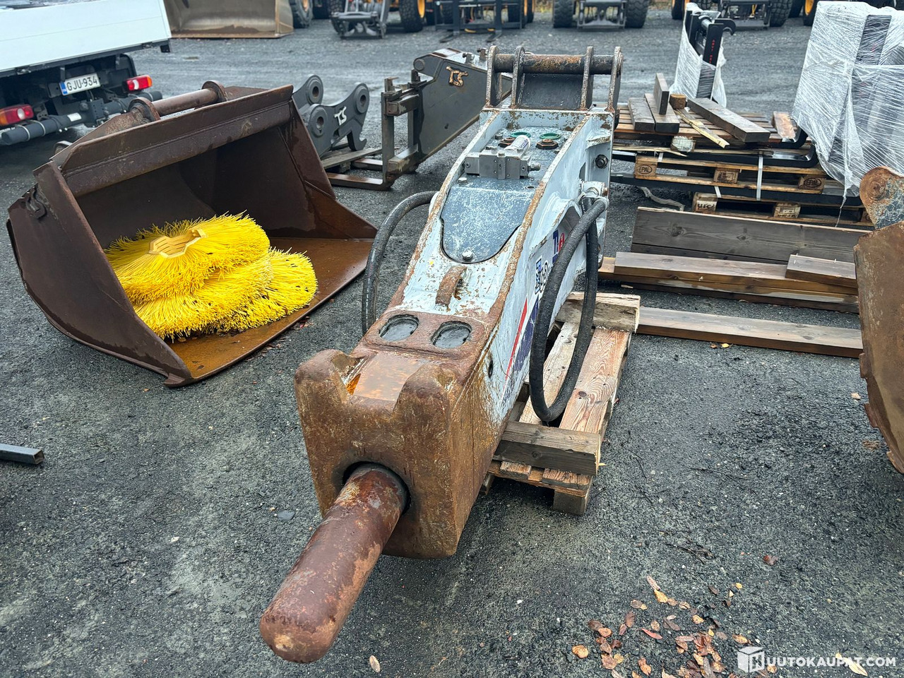 Furukawa 375 FXJ + NTP30 MEP coupler. Hydraulic breaker. 2015, Tornio - Hydraulic hammer: picture 2 Furukawa 375 FXJ + NTP30 MEP coupler. Hydraulic breaker. 2015, Tornio - Hydraulic hammer: picture 2
