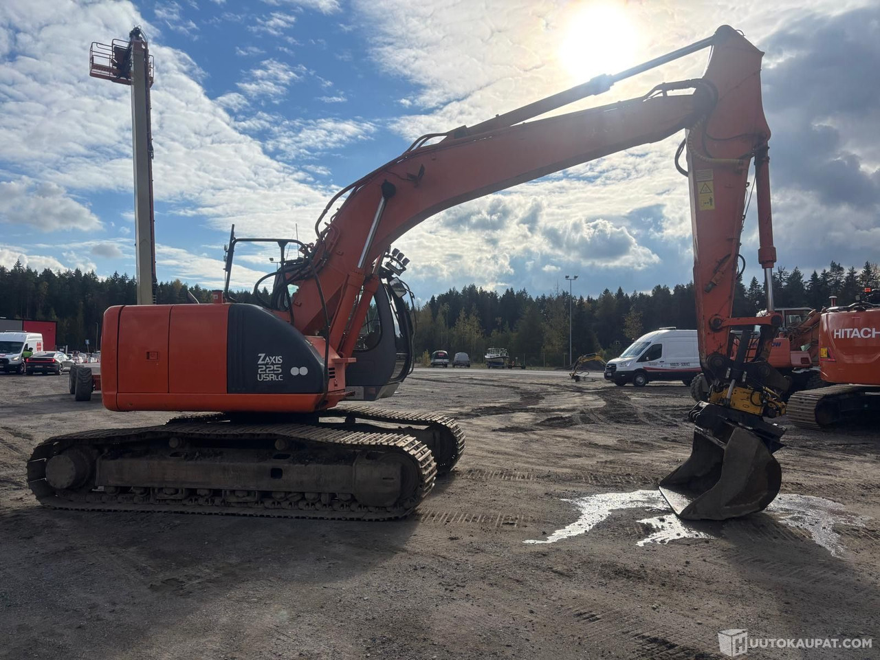Hitachi ZX 225 USR lc kaivinkone, Lieto - Crawler excavator: picture 2 Hitachi ZX 225 USR lc kaivinkone, Lieto - Crawler excavator: picture 2