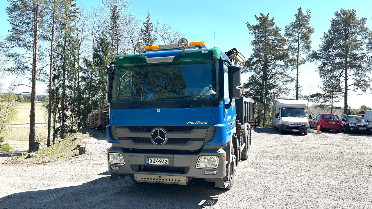 Kuorma-auto Mercedes-Benz Actros 2532, vm. 2009, kympitetty pilkki ja vaijerilaitteet, Lieto - Hook lift truck, Crane truck: picture 2 Kuorma-auto Mercedes-Benz Actros 2532, vm. 2009, kympitetty pilkki ja vaijerilaitteet, Lieto - Hook lift truck, Crane truck: picture 2