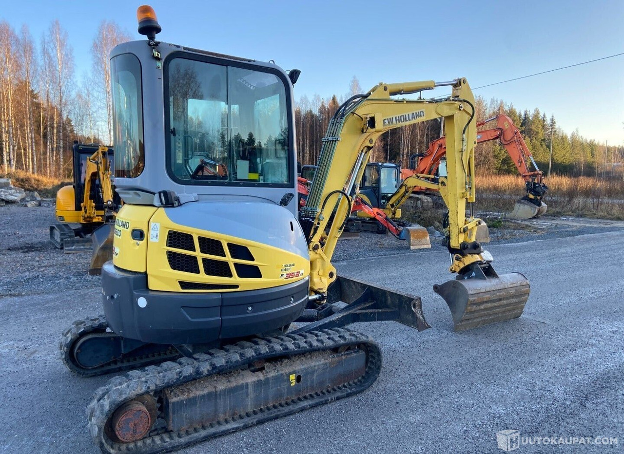 New Holland E 35.2sr, 2006, Diesel, 4 964 h Kaivinkone, Virrat - Other machinery: picture 4 New Holland E 35.2sr, 2006, Diesel, 4 964 h Kaivinkone, Virrat - Other machinery: picture 4