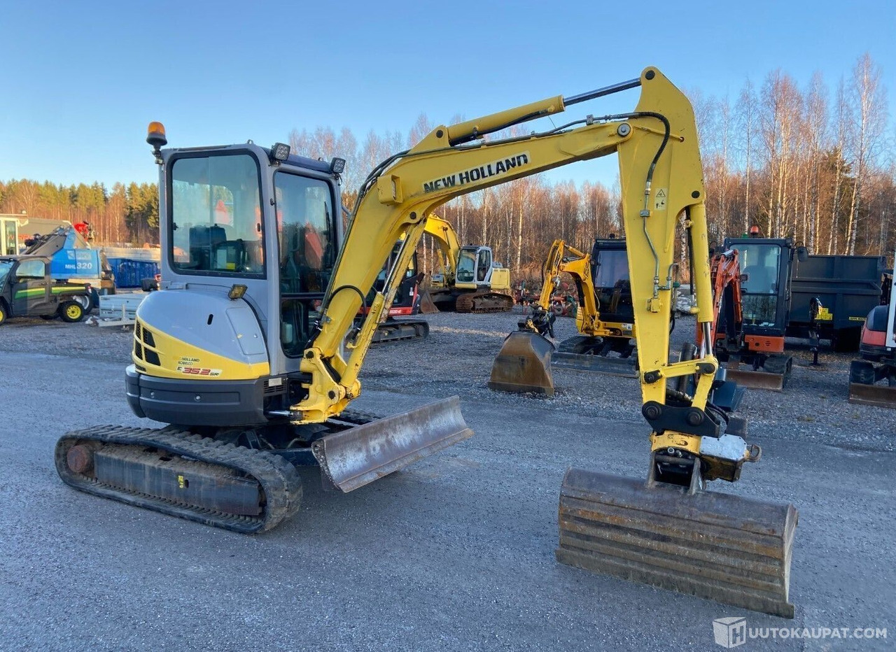New Holland E 35.2sr, 2006, Diesel, 4 964 h Kaivinkone, Virrat - Other machinery: picture 3 New Holland E 35.2sr, 2006, Diesel, 4 964 h Kaivinkone, Virrat - Other machinery: picture 3