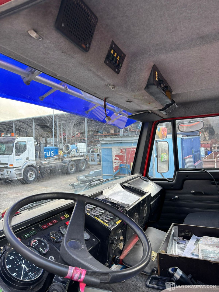 Tank truck Sisu säiliöauto, 1983, Vantaa: picture 8 Tank truck Sisu säiliöauto, 1983, Vantaa: picture 8