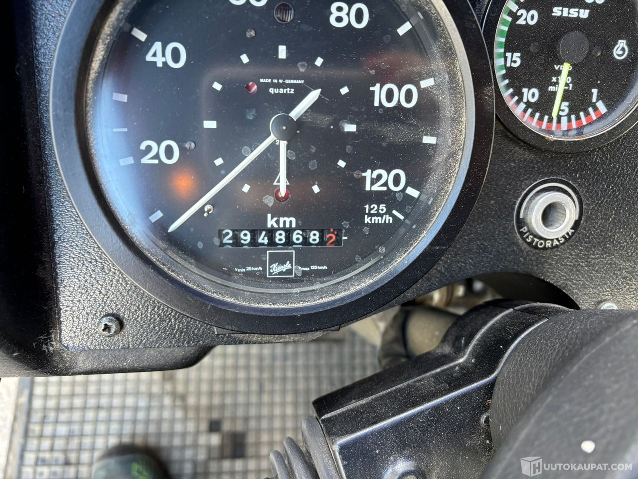 Tank truck Sisu säiliöauto, 1983, Vantaa: picture 12 Tank truck Sisu säiliöauto, 1983, Vantaa: picture 12