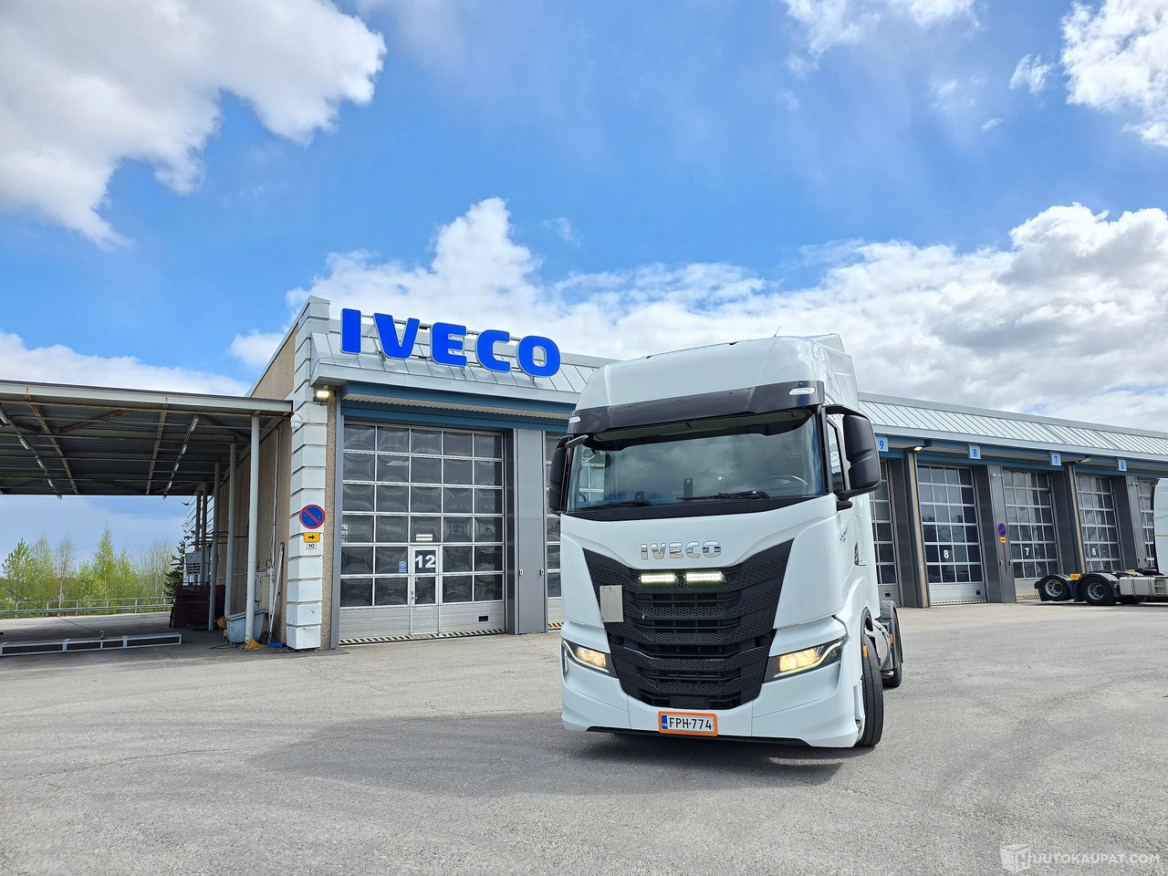 Iveco S-Way 450 LNG, (FPH-774) ko 2022. Rahoitusyhtiön lukuun, Espoo - Truck: picture 3 Iveco S-Way 450 LNG, (FPH-774) ko 2022. Rahoitusyhtiön lukuun, Espoo - Truck: picture 3